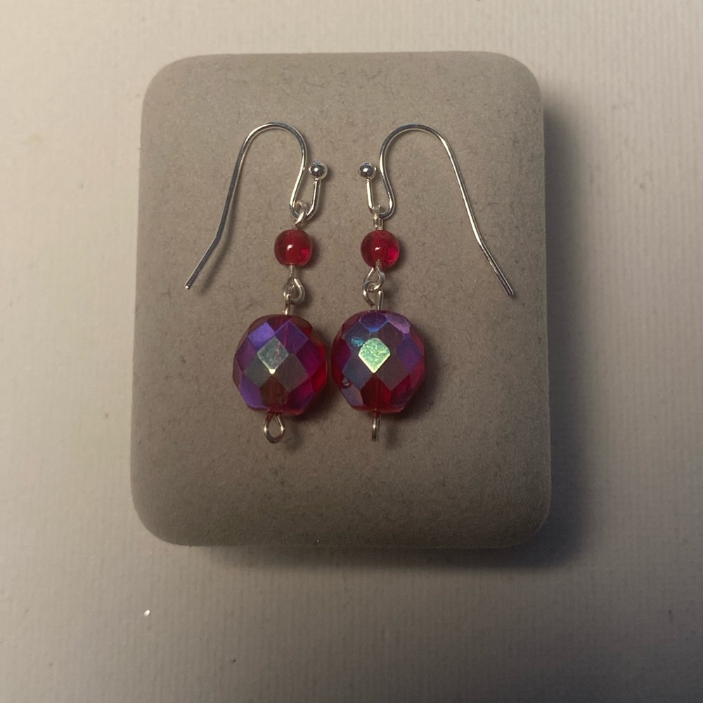 💛 Tara Designs vintage ruby red fire polished round faceted glass bead earrings